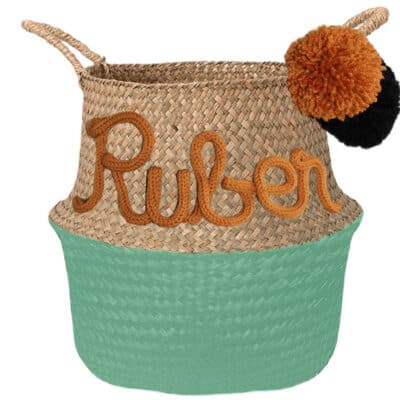 Half gekleurde gepersonaliseerde mand met naam zeegroen