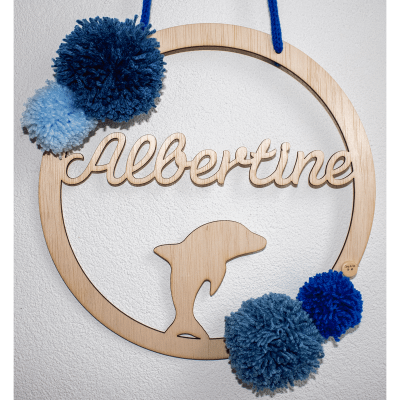 Houten dolfijn hoepel met pompons