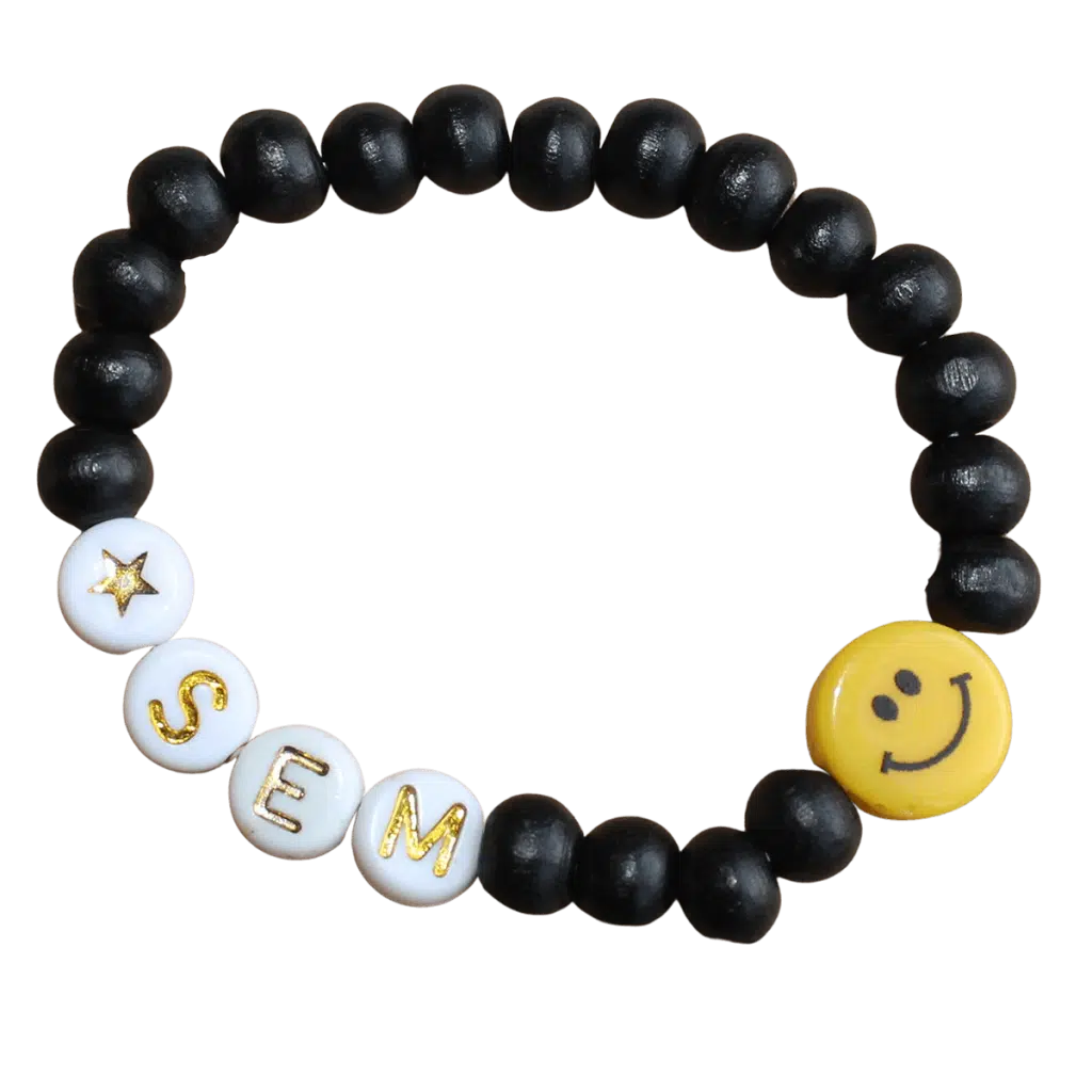 Pulsera smiley negra hecha a mano