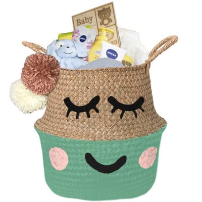 Verlegen kraam mand cute jongen met naam zeegroen