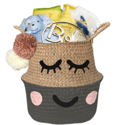 Verlegen kraam mand great jongen met naam antraciet