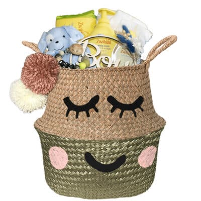 Verlegen kraam mand play jongen met naam goud